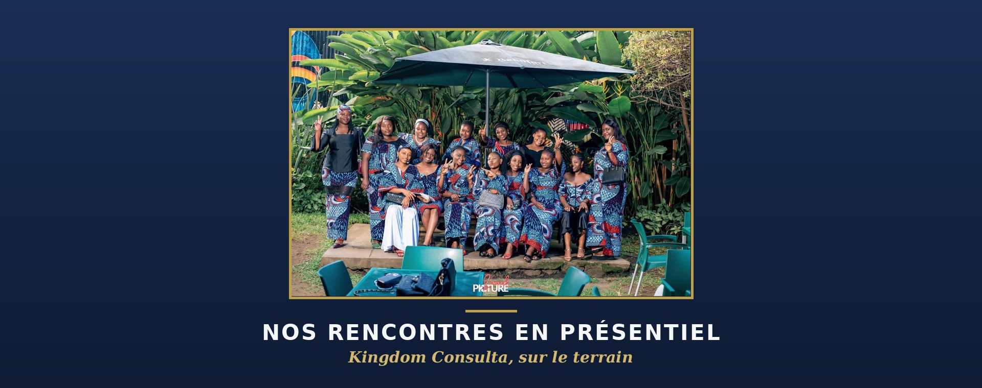 Femmes de Kingdom Consulta réunies lors d'une rencontre en présentiel.